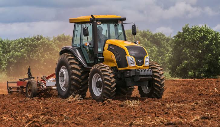 TRACTOR VALTRA BM 115 MFWD