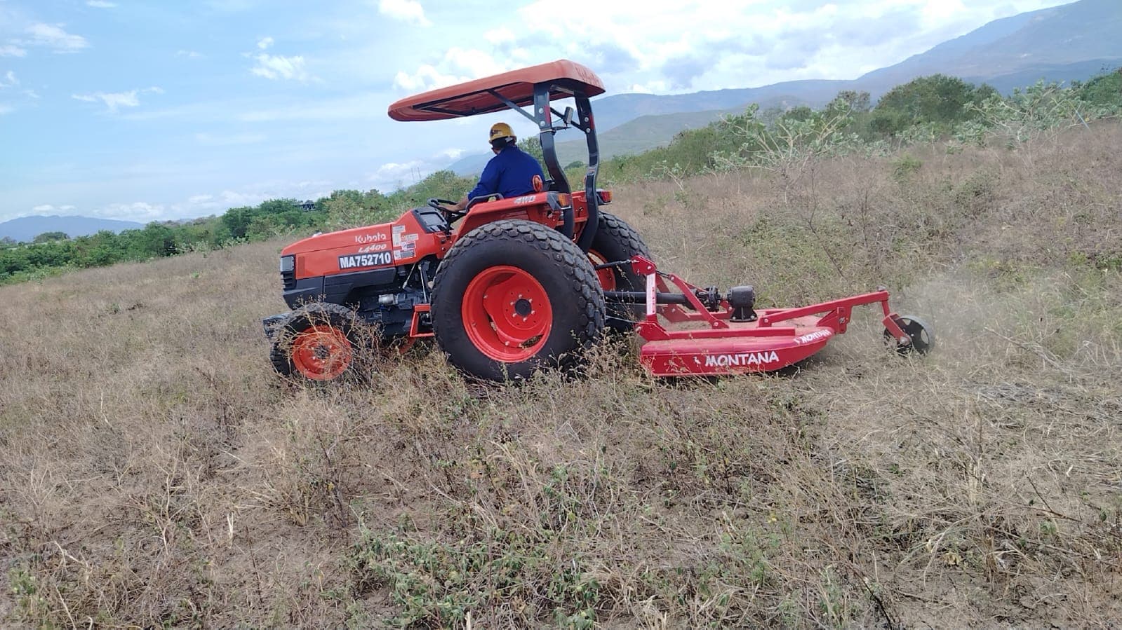 TRACTOR KUBOTA L4400
