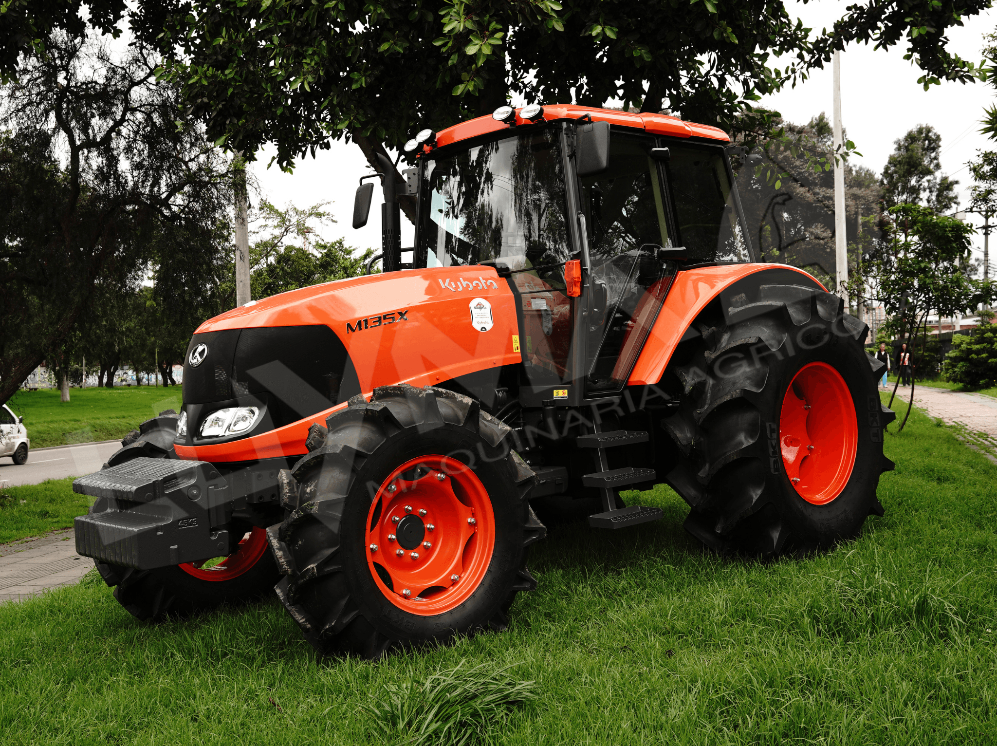 TRACTOR KUBOTA M135X