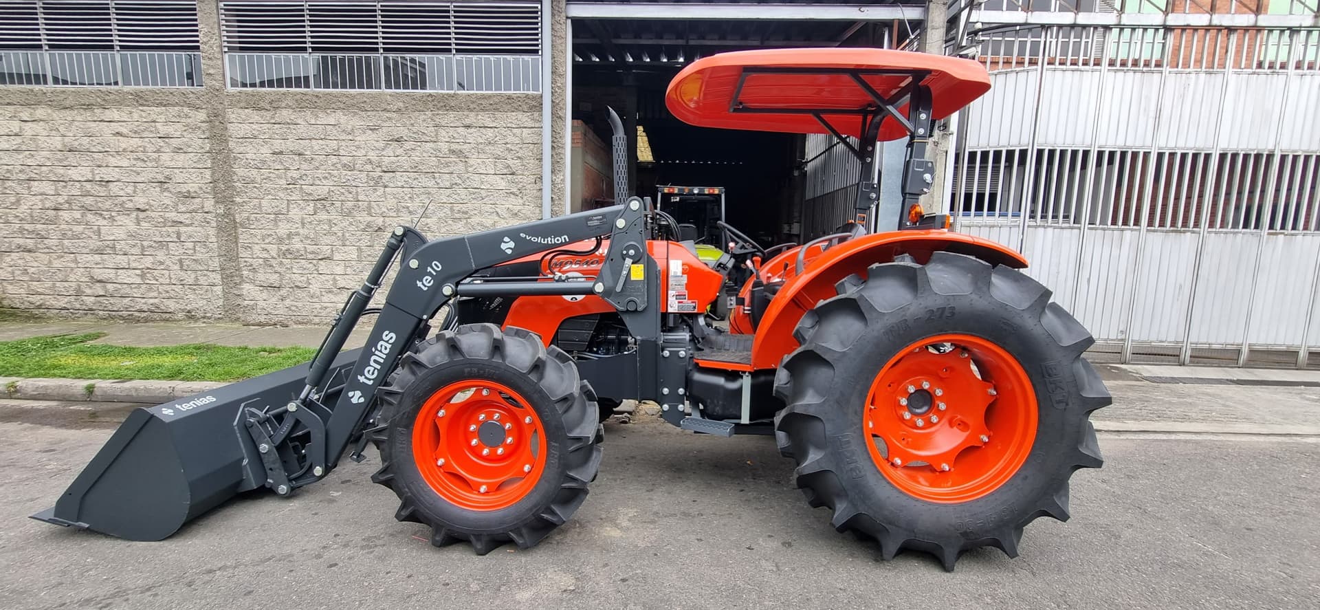 CARGADOR TENIAS TE20 EVOLUTION PARA TRACTOR M108